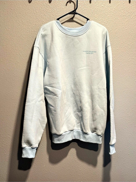 Comfrt Tops - Comfrt Pastel Crew Sweatshirt in Blue Size Medium